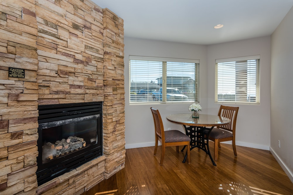 Moonstone Landing - photo 18