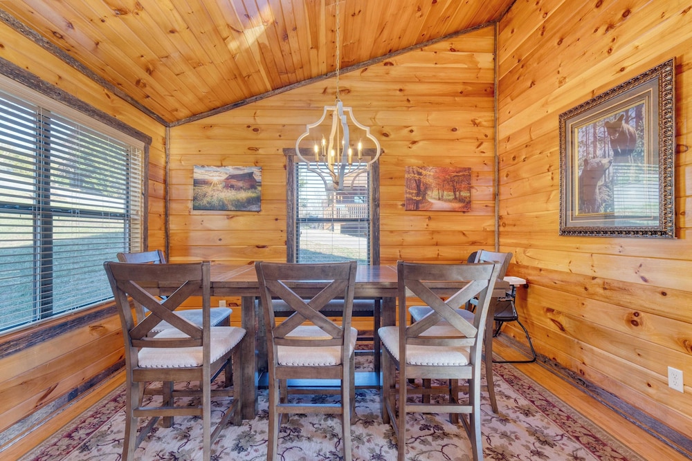 Bear Cove by Avantstay Hot Tub Pool Table - photo 16