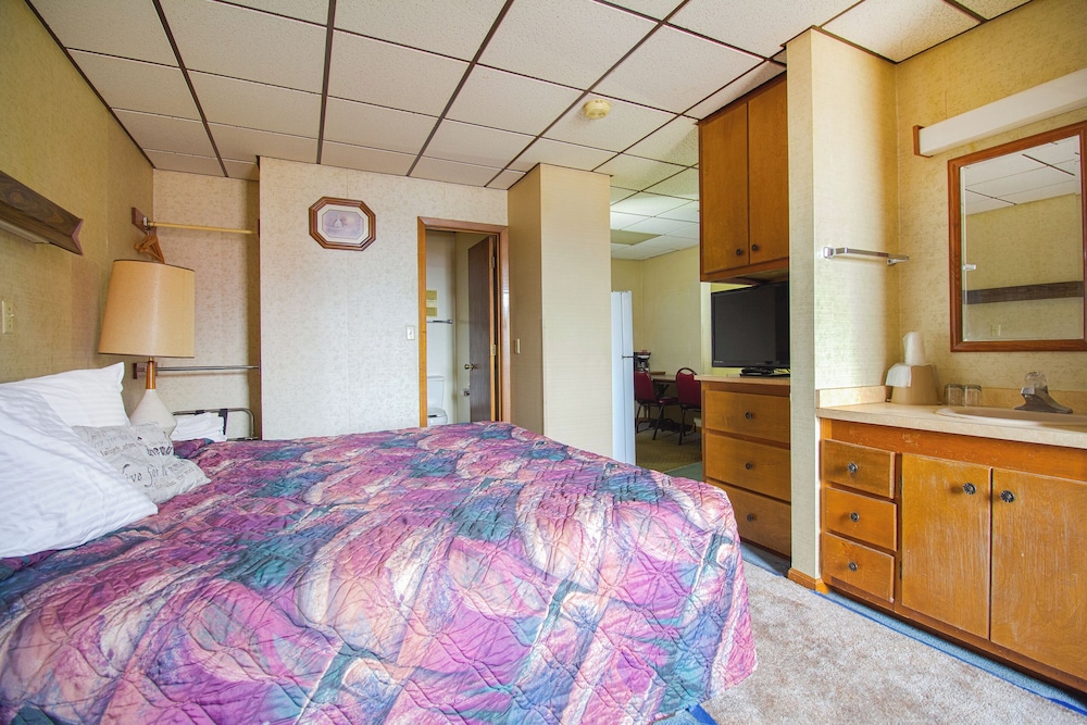 HomeTown Inn by OYO Liberal KS - photo 9