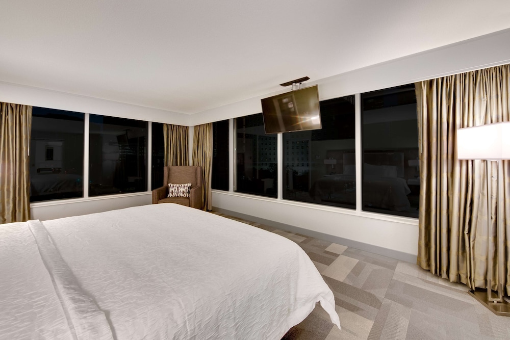 Hampton Inn & Suites Fort Worth Downtown - photo 18