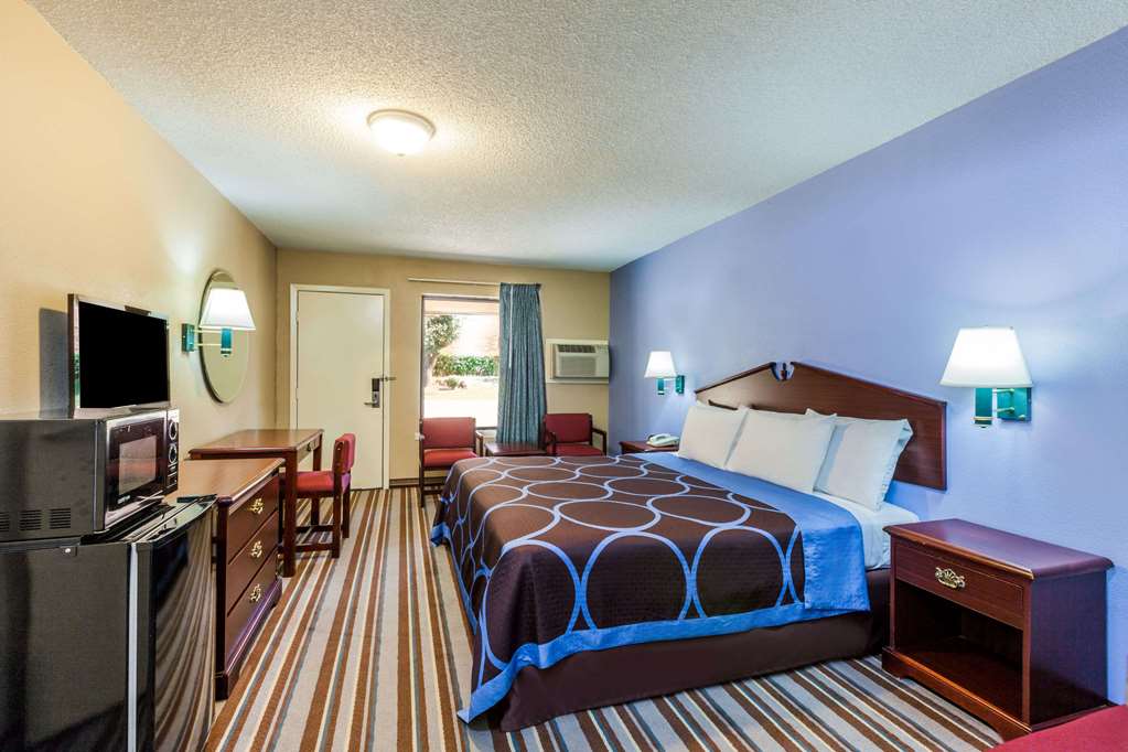 Super 8 by Wyndham Mt. Pleasant TX - photo 6