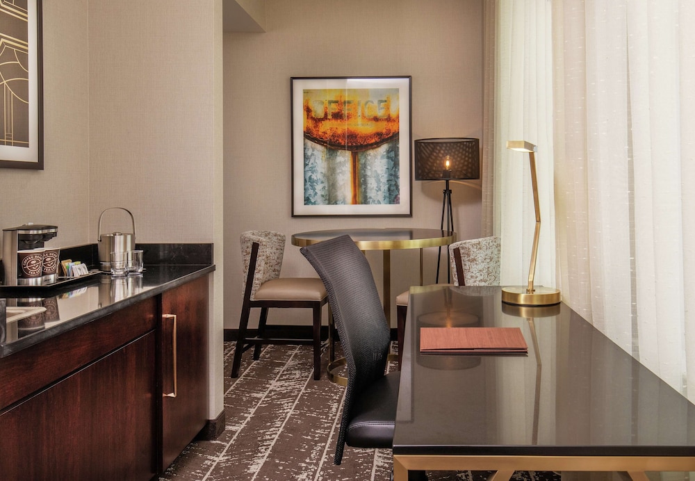 DoubleTree by Hilton Youngstown Downtown - photo 17