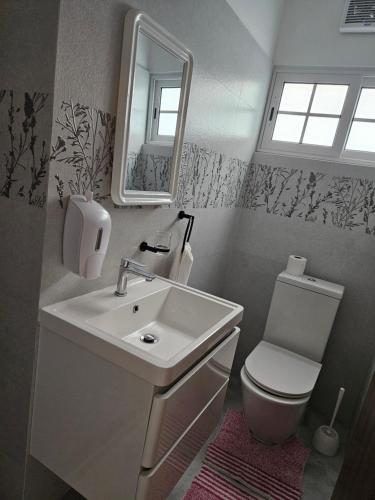 E&E Self Catering in Beau Vallon, Seychelles