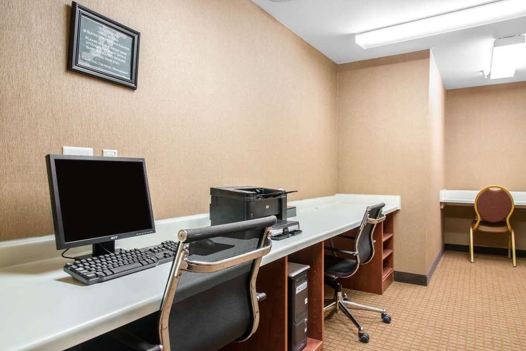 Sleep Inn & Suites Conference Center Eau Claire North - photo 32