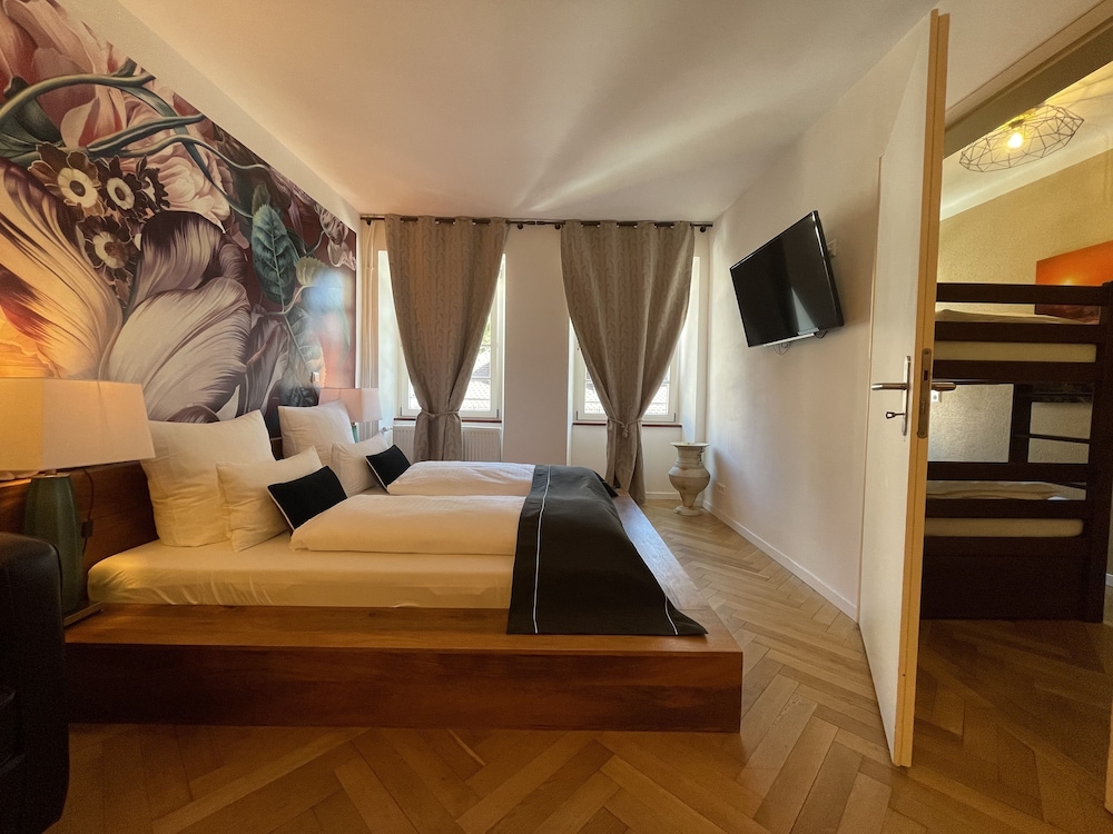 27 Holes of Golf Surrounds the Studio Golf Villa 1606L with Resort Amenities by RedAwning — hotel in Calabash