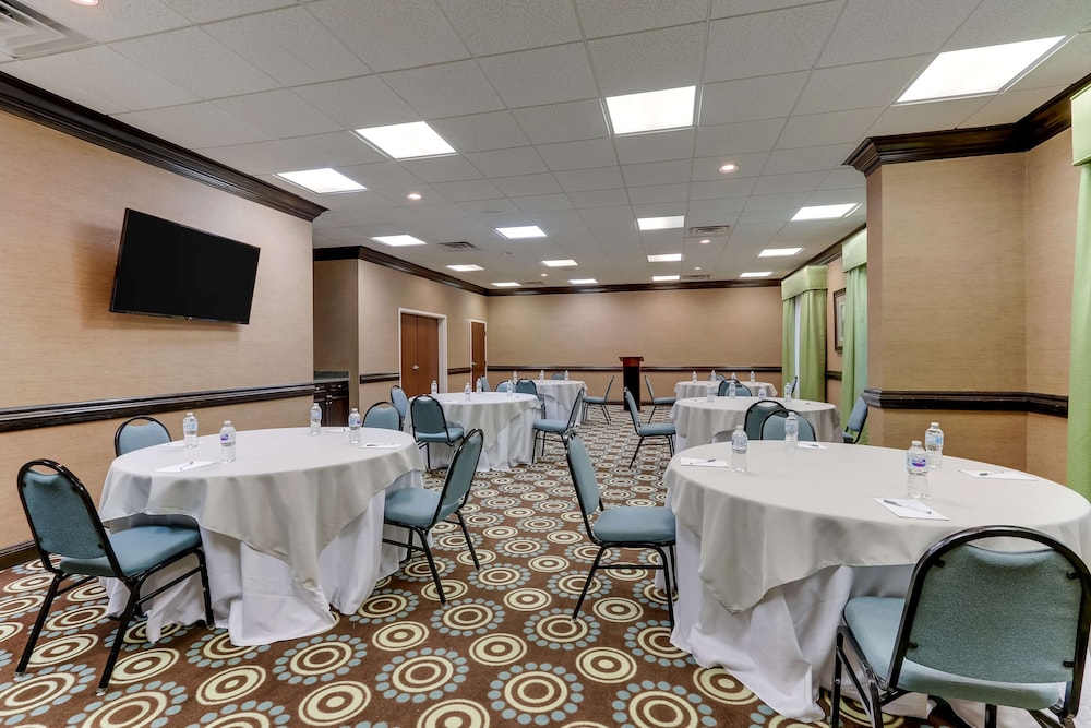 Hampton Inn & Suites Swansboro Near Camp Lejeune - photo 52