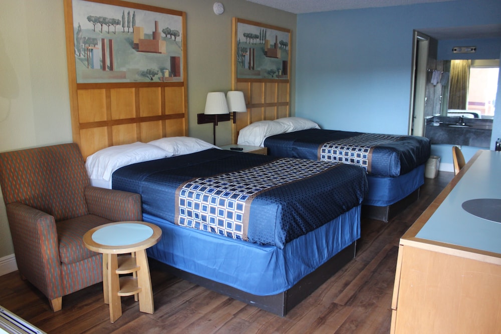 Tampa Inn Near Busch Gardens - photo 10