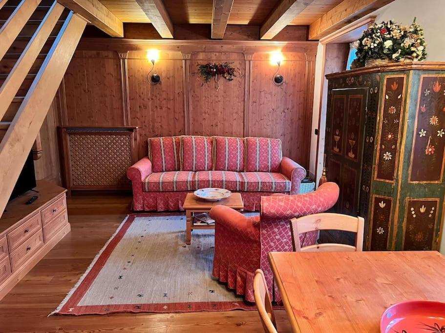 Mansarda Su Due Livelli Nel Cuore Delle Dolomiti — 4-Star Luxury Hotel in San Vito, Italy