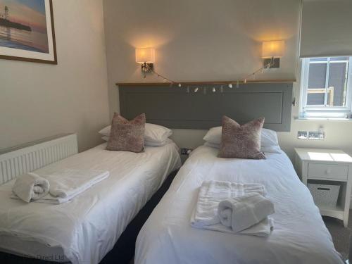 Lakeside Retreat The Bay Filey 2 bedrooms with ensuites parking with EV charger