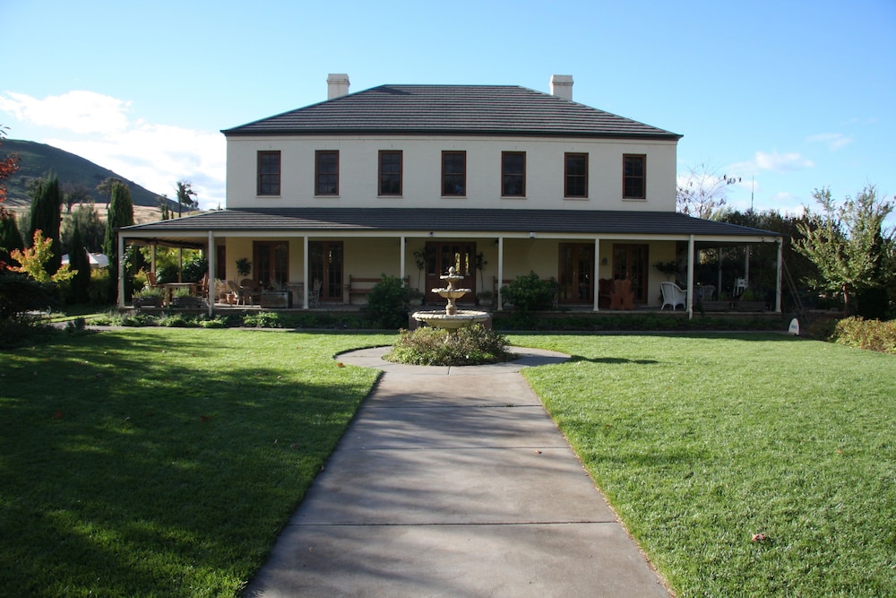 Ginninderry Homestead in Wallaroo, Australia