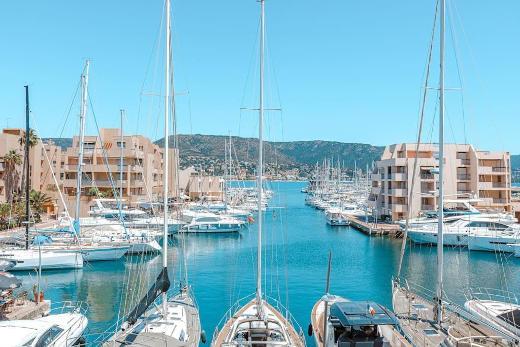 Superb Apartment on the Port of Faviere — 4-Star Luxury Hotel in Bormes-Les-Mimosas, France