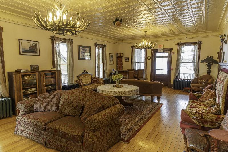 The Woods Inn - photo 8