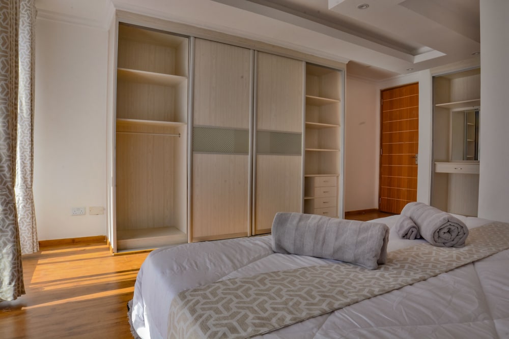 Edmor Residences Riverside