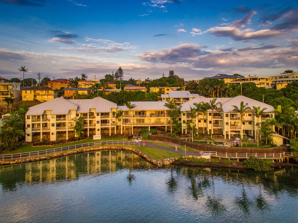 Sunrise Cove Holiday Apartments — 4-Star Luxury Hotel in Kingscliff, Australia