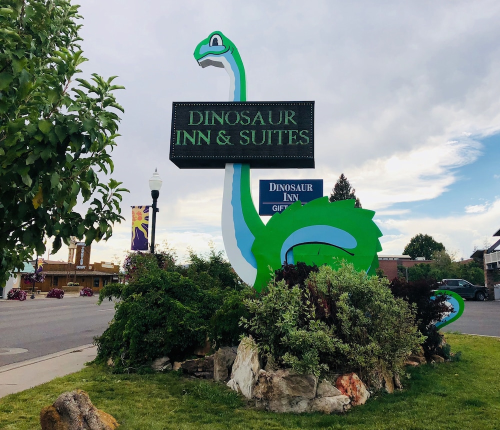 Dinosaur Inn & Suites - photo 43