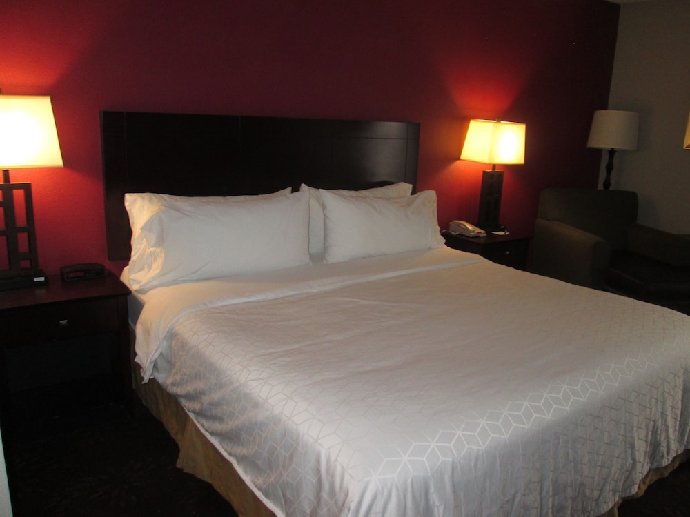 Holiday Inn Express Cloverdale by IHG - photo 25