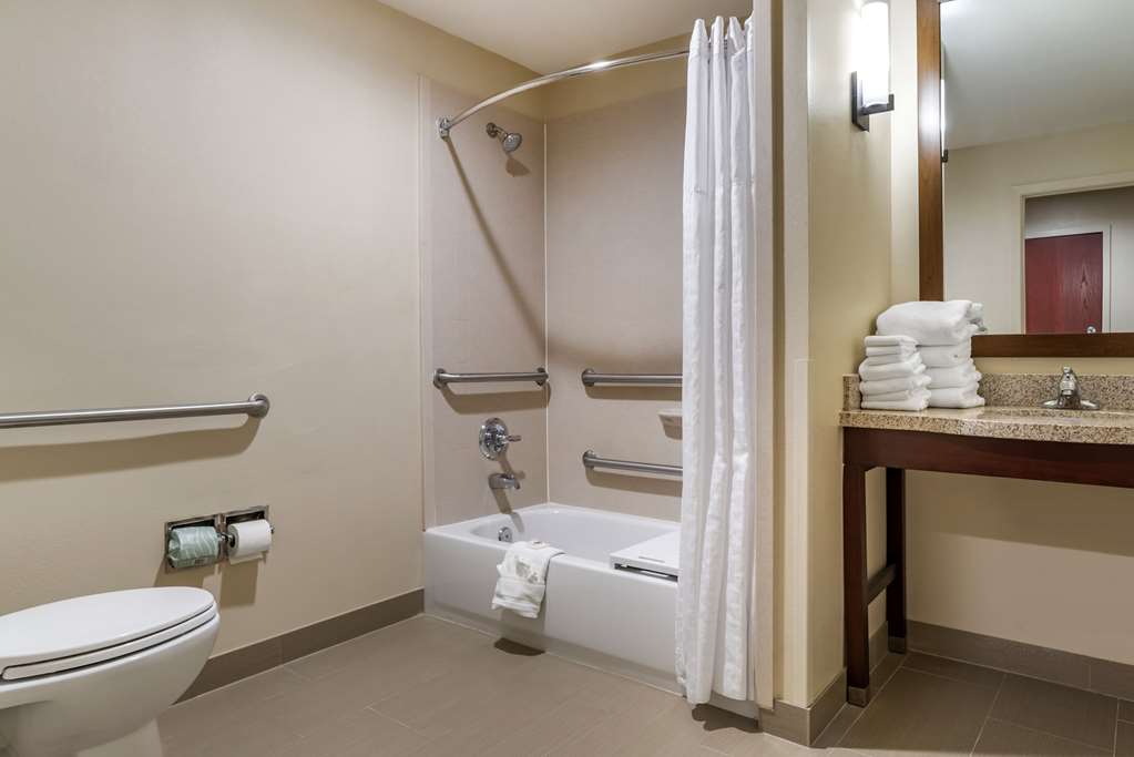 Comfort Suites Pell CIty near Logan Martin Lake - photo 23