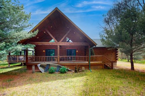 Pine Rock Cabin — 4-Star Luxury Hotel in New Lisbon, United States