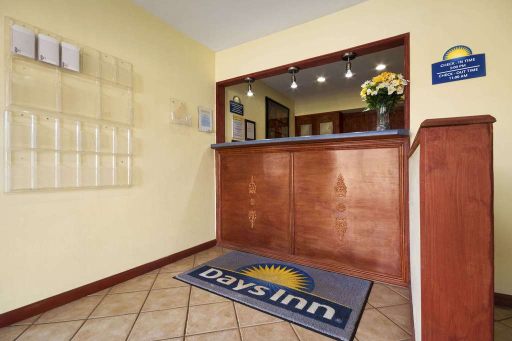 Days Inn by Wyndham Greenwood SC - photo 4