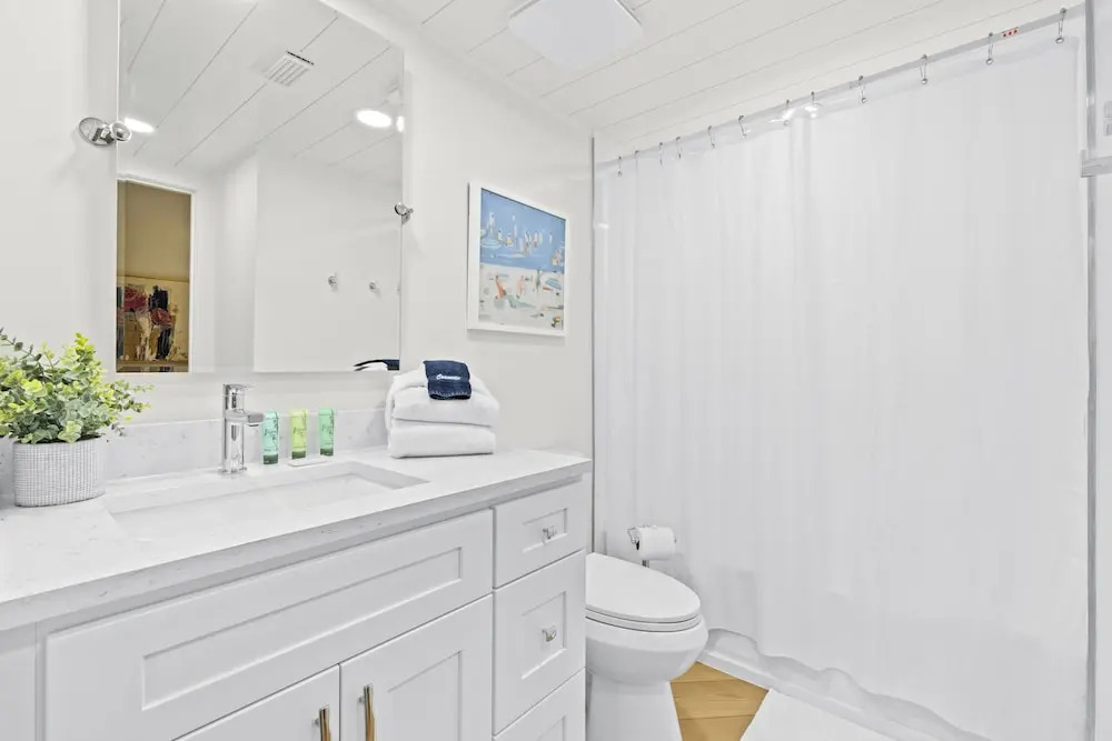 Edgewater Resort by Book That Condo - photo 4