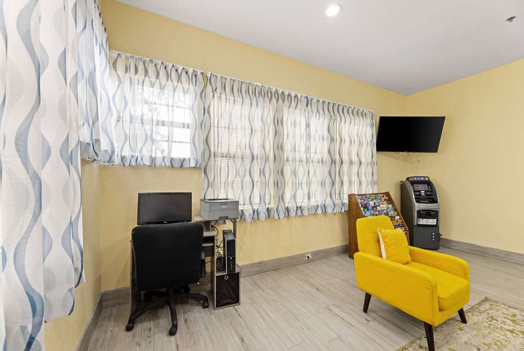 Days Inn & Suites by Wyndham Euless DFW Airport South - photo 7