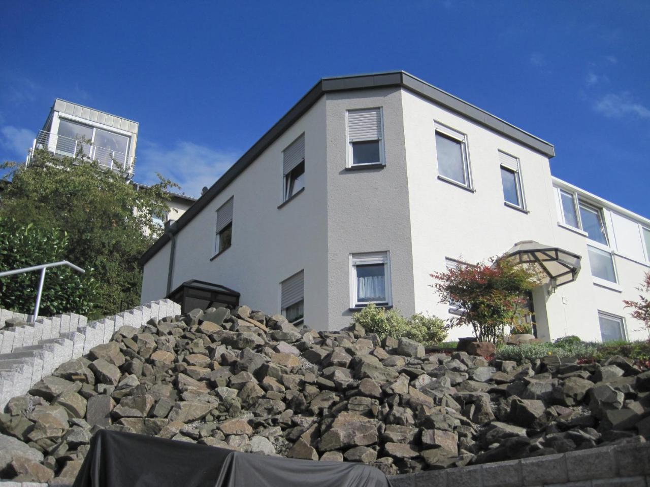 Lorth S Inn Ferienwohnung — 5-Star Luxury Hotel in Kleinblittersdorf, Germany