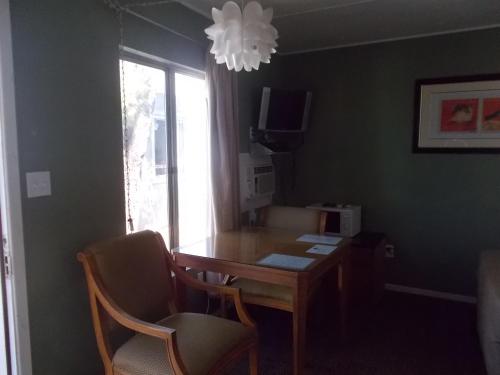 The Atomic Inn - photo 37