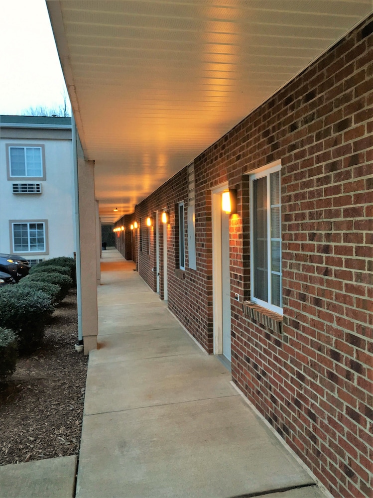 Affordable Suites Burlington - photo 47