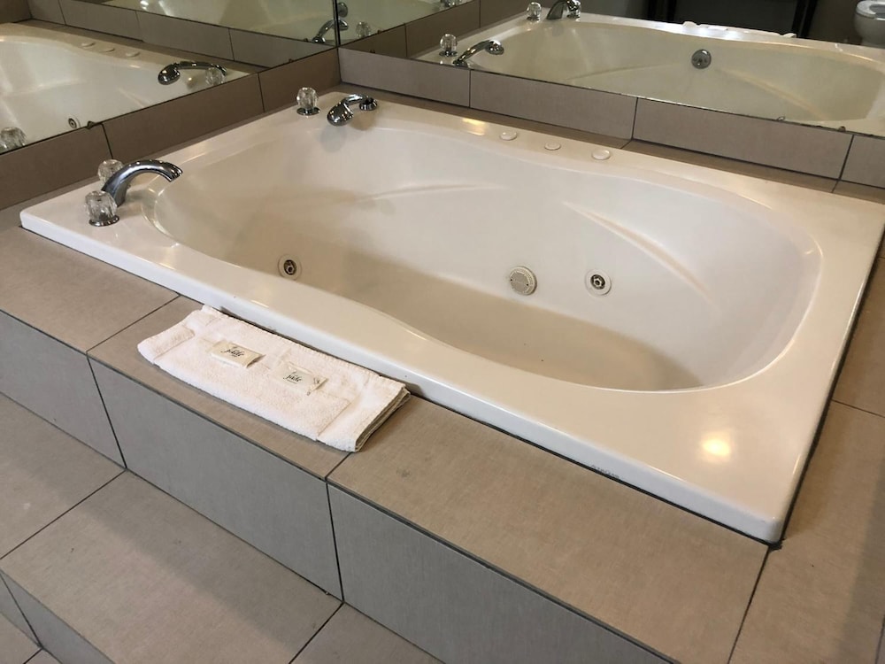 Deerfield Inn & Suites - photo 32