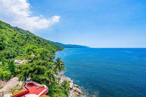 Blue Horizon 804 @ Residences — 4-Star Luxury Hotel in Puerto Vallarta, Mexico