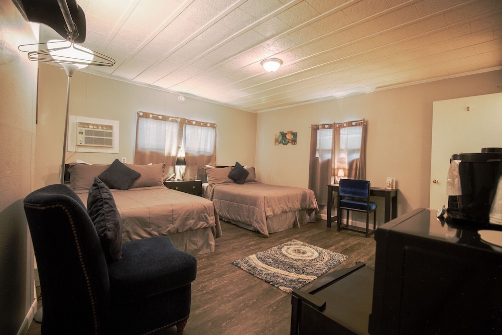 Current River Inn - photo 3