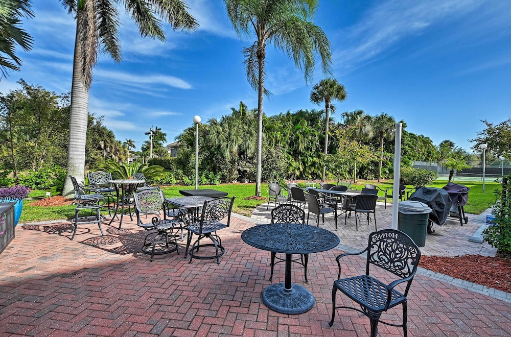 Beachy Marco Island Condo With Resort Amenities - photo 23