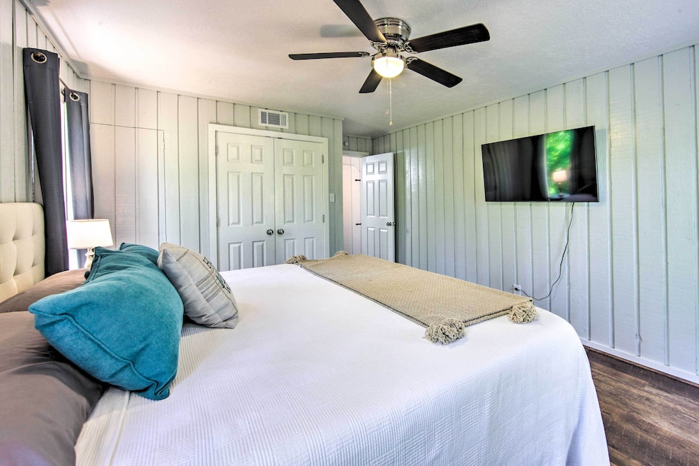 Brookeland Resort Cabin with Golf and Lake Access - photo 10