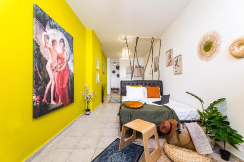 Erato wrapped in myrtle and roses — 4-Star Luxury Hotel in Thessaloniki, Greece