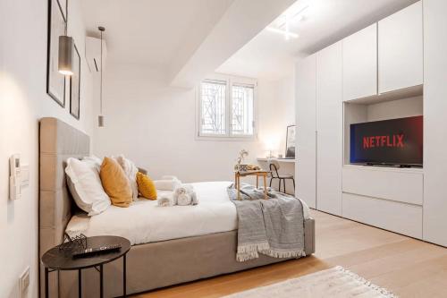 Suite CityLife 6 Guests XL Living and 2 Baths — 4-Star Luxury Hotel in Milan, Italy