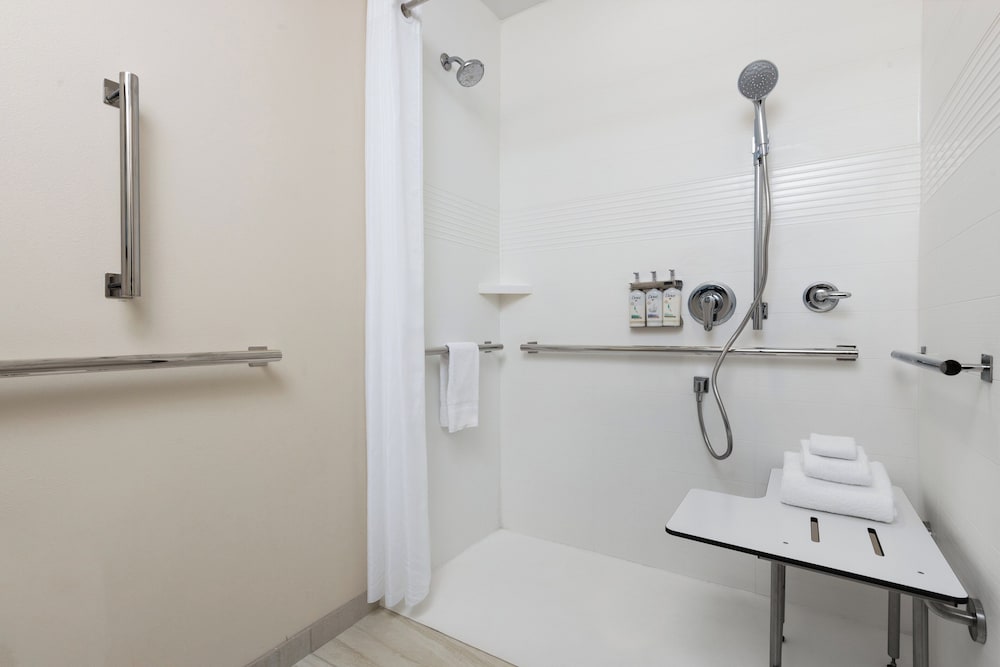Candlewood Suites Mcpherson by IHG - photo 24