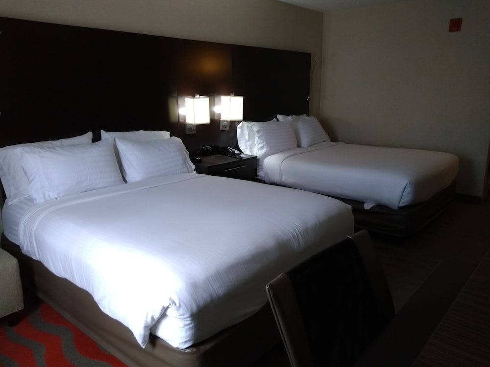 Holiday Inn Express Hotel & Suites Waterford by IHG - photo 48