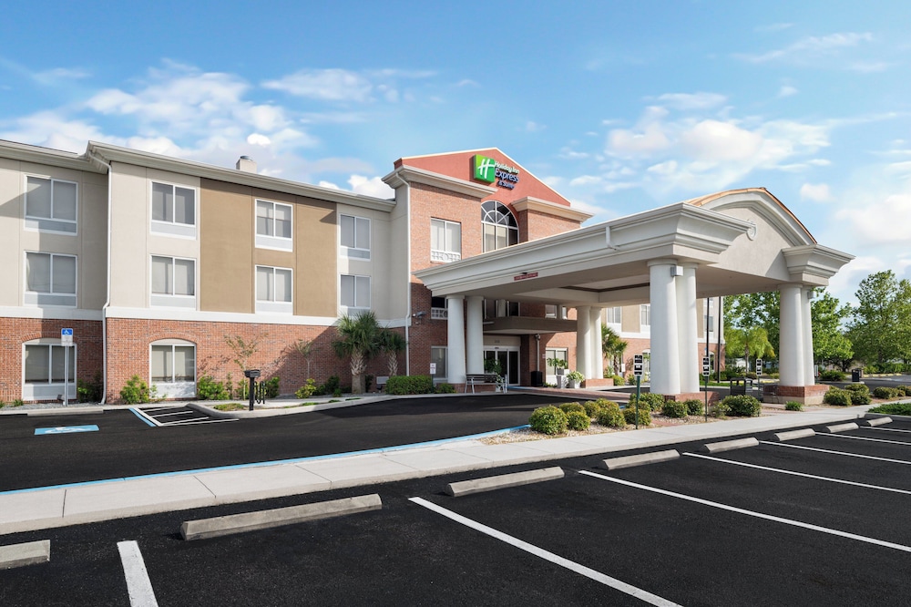 Holiday Inn Express & Suites Spring Hill by IHG - carbon neutral hotel in Spring Hill
