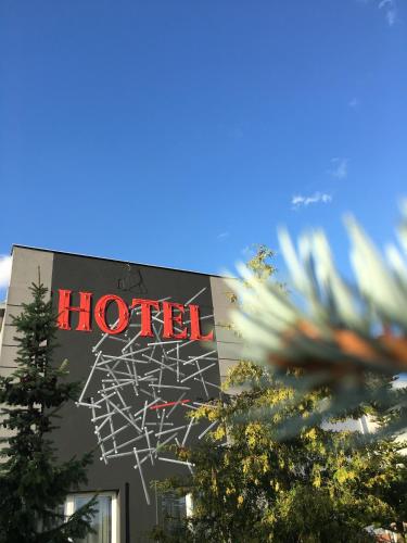 Canpol Jull's Art Hotel — hotel in Czluchow