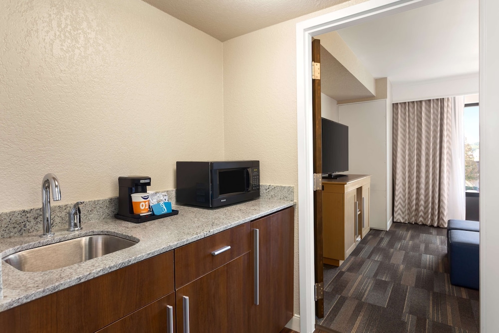 Hampton Inn by Hilton Fort Smith - photo 24