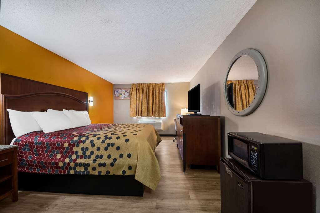 EconoLodge San Antonio Seaworld Medical Center - photo 25