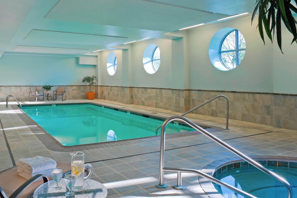Courtyard Marriott Burlington Harbor - photo 19