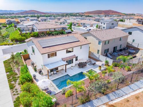 Allura Champagne New in Wine Country Pool Game Room in Temecula, United States