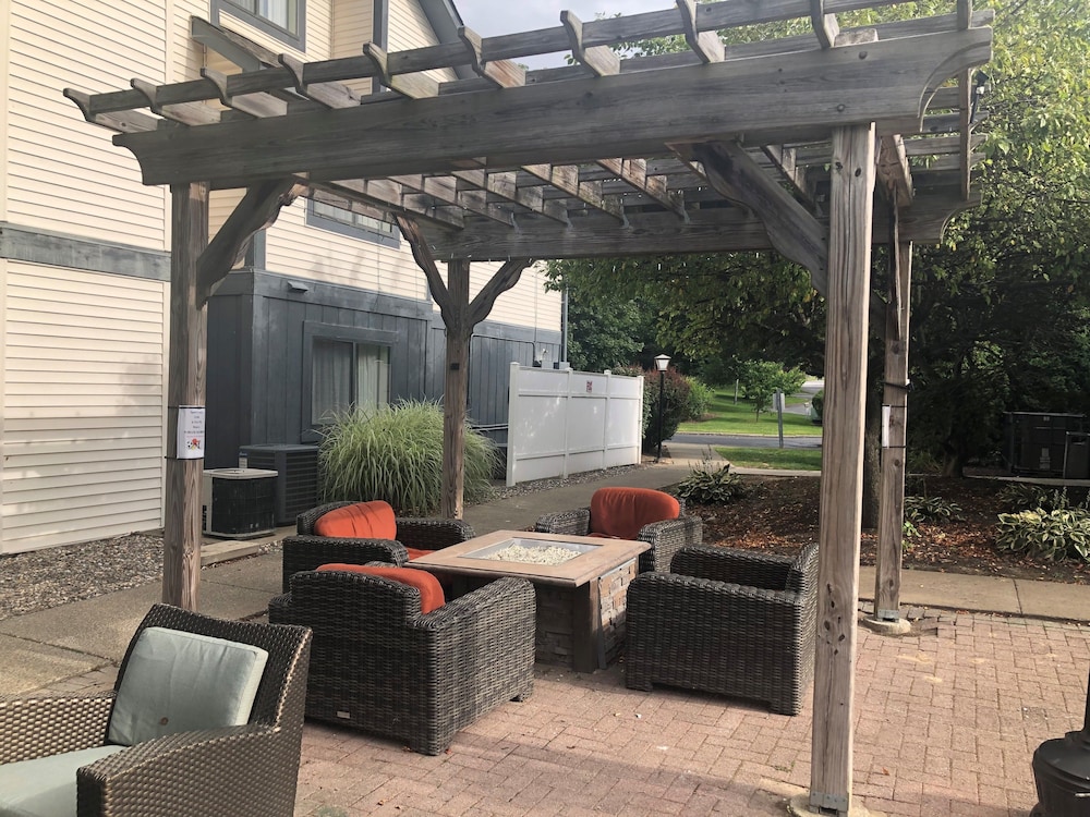 Albany Airport Inn and Suites - photo 46