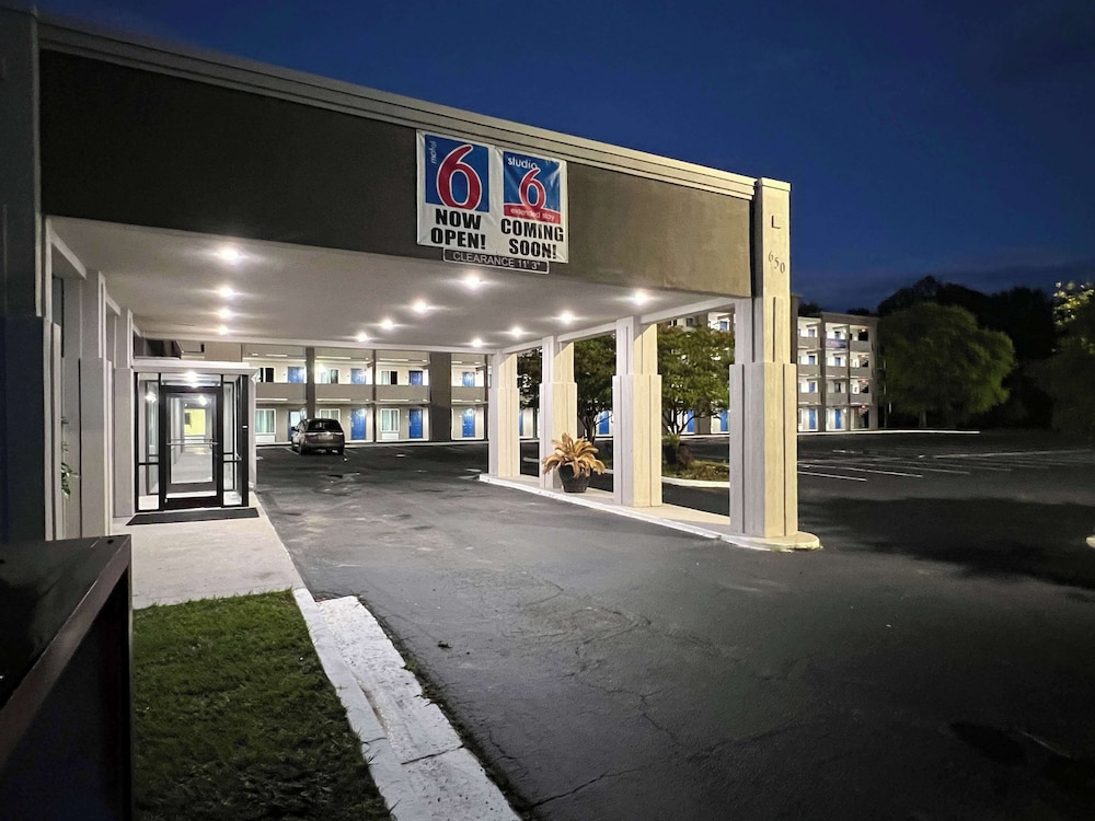 Motel 6 West Columbia SC Airport — hotel in West Columbia