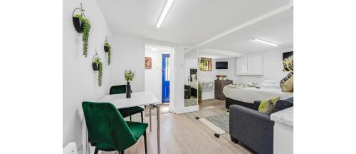 Cosy Little Flat Perfect Base for Explorers — 4-Star Luxury Hotel in London, United Kingdom