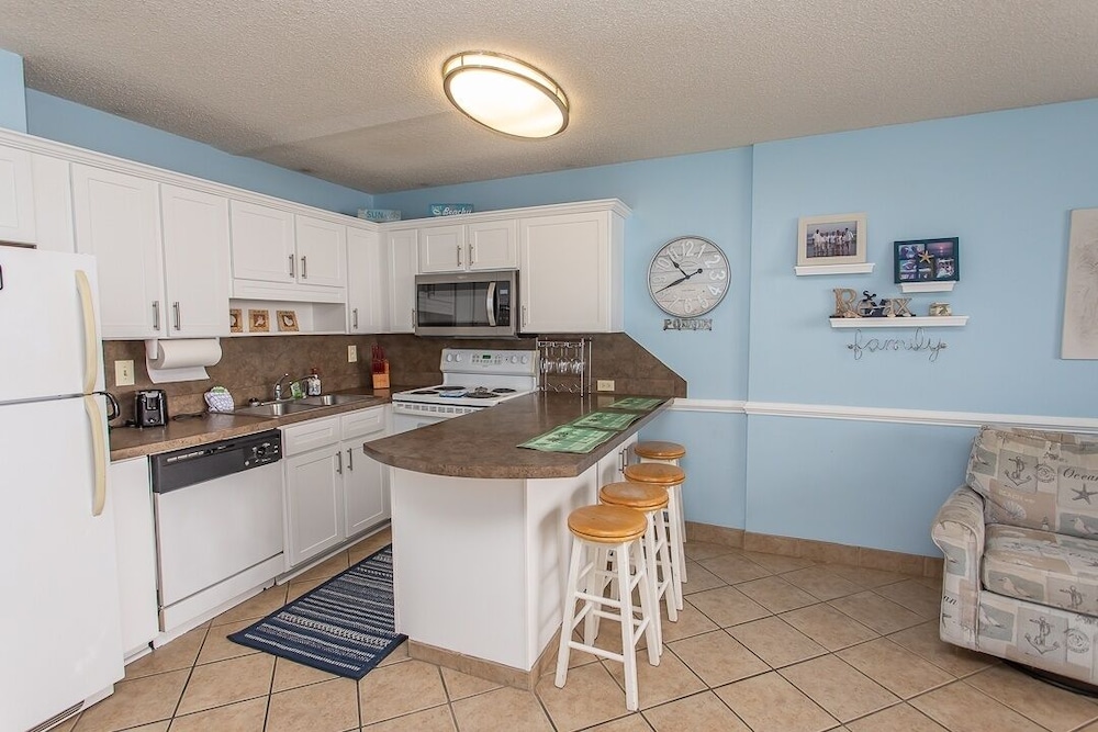 Royal Garden Resort 209 2 Bedroom Condo by RedAwning - photo 9