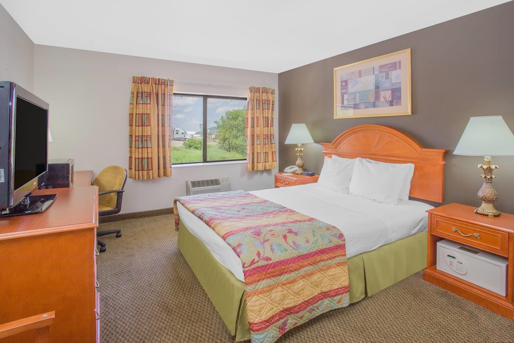 Days Inn by Wyndham Portage Cascade Mountain area - photo 36