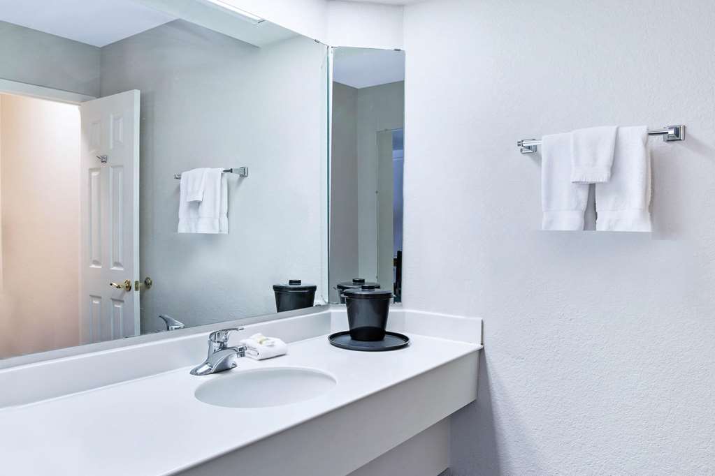 Baymont by Wyndham Fort Stockton - photo 16