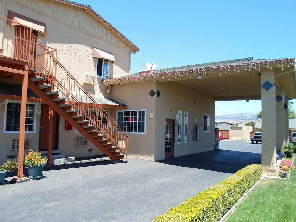 Economy Inn Morgan Hill - photo 25